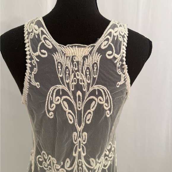 Love J Ivory Embroidered Lace Tank Top Boho Sheer Floral Scalloped Hem - Picture 10 of 12